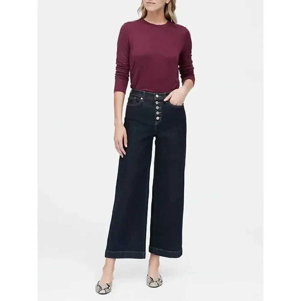 Banana Republic Curved Hem  Luxepun Tshirt